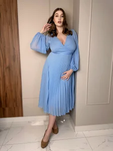 KissMe_Madie Evening look in a beautiful dress with heels Pic