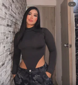 _tina_lee_ Public Immagine  2