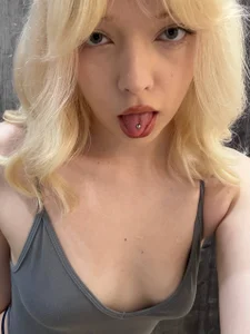 ZazaLiya How do you like my body? Pic