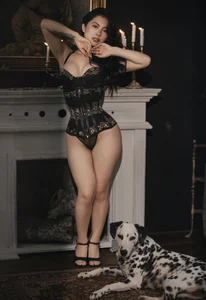 gigi_ulala1 I like how black looks on me 💗 Pic 6