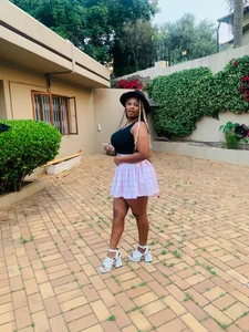 Miss-Berries sexy lips Pic 2