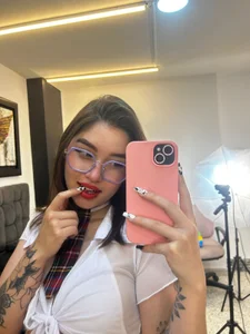 GabiSerrano Missed me? I’m back and feeling naughty Billede