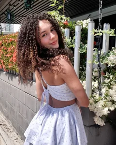 Public od Mia_curly1  6 snímek