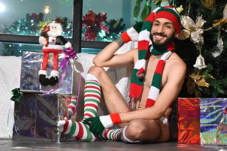 JACKMARCKOS christmas photos  4টি ছবি