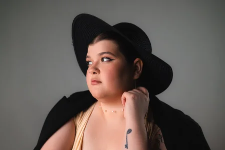 Mia_Ray kullanıcısının Woman Fatale Curves albümü -  4 fotoğraf