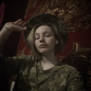 LalaTredennick Public Pic 5