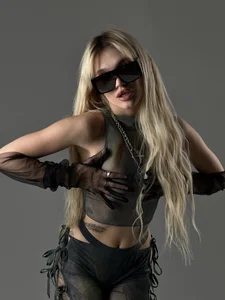 Golden_Aline my new photo shoots^^ Pic 7