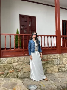 IsabelaWoods I want to travel the world by your side Pic 4