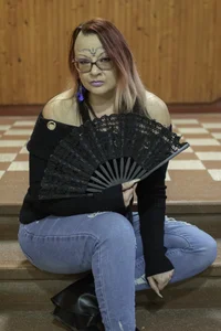 Linda - plain clothes pics od LindaDaemonX  4 snímek