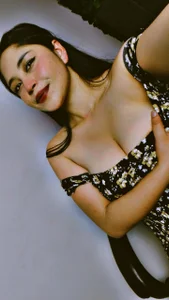 vela-kimm in a dress without underwear Pic