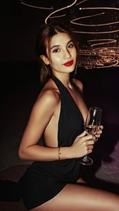 Knoe me de ZoeConti  Imagens