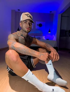 samuel_boy_tatooのflirting is my cardioの 7枚の写真