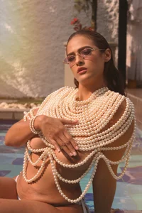 SofiaReyes1: Pearl Breasts ( 3 фото)