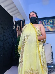 kalpanaaishaa Yellow suit Pic 6