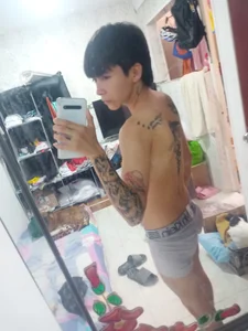 MicropenisbigのBoxers Grayの 2枚の写真