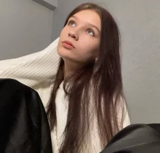 HollyBabick Public Billede 2