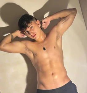 Lucas_VenomのPublicの枚の写真