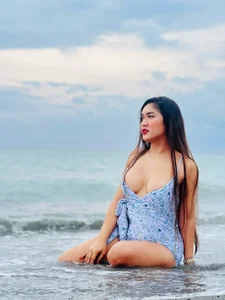 Nari on the beach de cockNARI69  Imagens