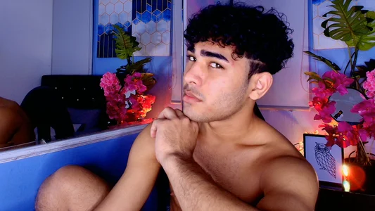 LucasCarterr_ selfie <3 cute <3 Pic 2