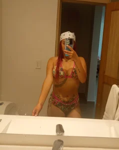 ScarletAura26 Public Pic 3