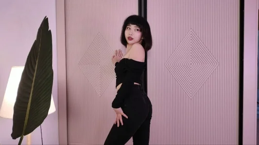 Eve_Love Public Pic 4