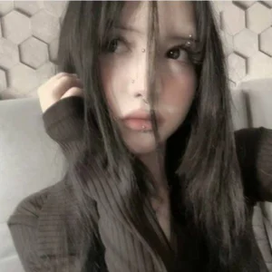 Rose_verby Public Pic 2