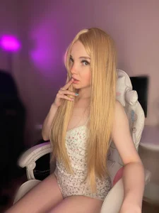 Lush__Girlss Public Immagine  2