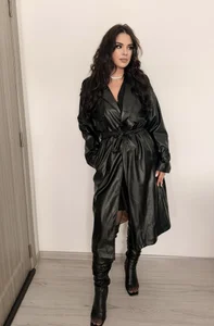 LauraLora3 Public Pic 3