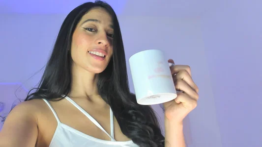 Valentina_Ross_ My joy is contagious, but my warmth is more so ☀🥰 Pic
