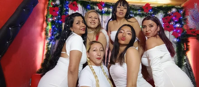 lesbiancuple's photo