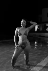 AriadnaLoren I hope you're ready for a little temptation... Pic 2