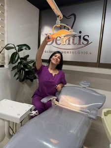 iris_cuteface Your horny dentist girl Pic 4