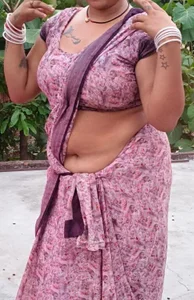 hottywife Public Pic 2