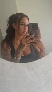 LottieLoveX's XXX Nude Photo 2