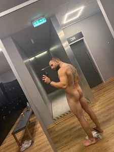 OnlyRyanOf Public Foto 3