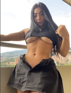 In public od sofhiaa_adaams  4 snímek