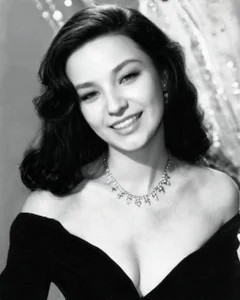 ElysLunar 50s Charm: Vintage Elegance Foto 2