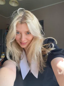 GloriaCwik Public  7টি ছবি