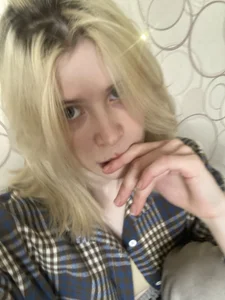 CarleySuski Dangerously beautiful Pic 9