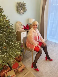 Laura_Millf: Public ( 3 фото)