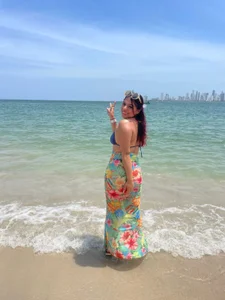 nicky_andcamil Nicky in the beach Pic 3