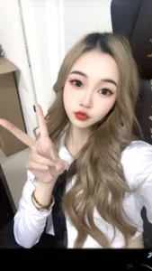 NO.4嘻嘻（xixi） de Bgirl-001  Imagens