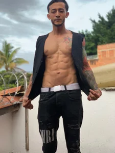 Zdjęcia jonas_conor Public:  3