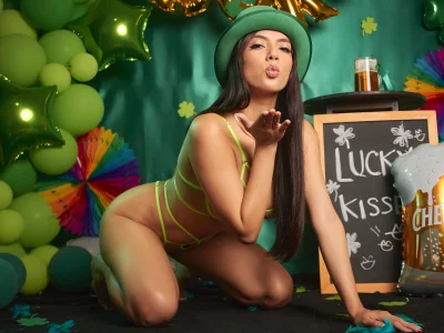 Julie_Bennet Saint Patrick's day🍀 Pic 5