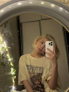 I think cum suits my face od VersieWoodal  5 snímek