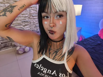 lil_candy77 My Gumber Gumb is getting tangled in my mouth and your body Pic 5