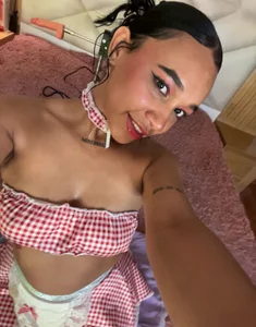 sweet and flirty, what you like 😏 de coraline_vera Foto 4