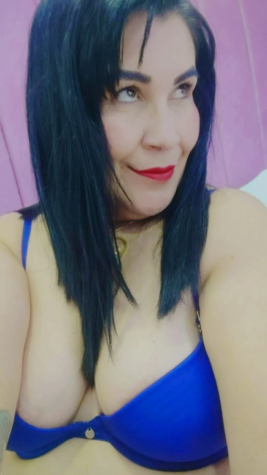 AriannaAdames 님의 트렌드 중인 사진  8463개