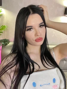 Lexi_Claw Public টি ছবি