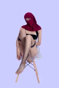 _Zahiira_ Between shadows and skin, desire is born Pic 6